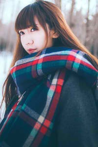 抽象畫中的越南少女